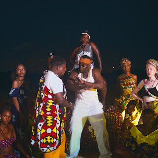 Sininada African Queen (feat. Landrick)