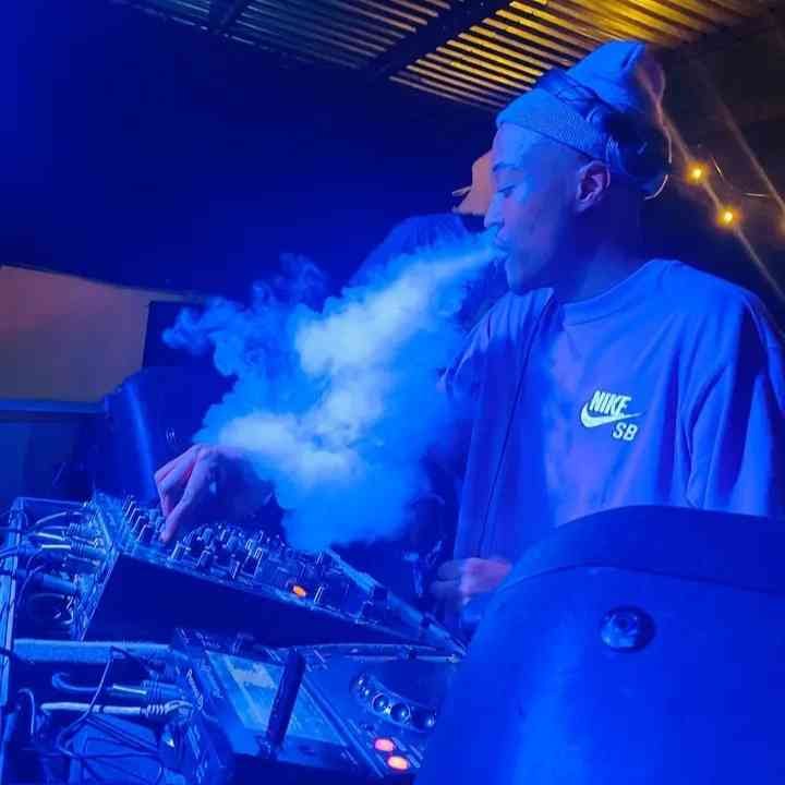 Thabza Tee – Royal Selection Vol. 22 (100% Production Mix)