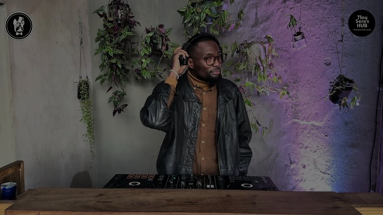 Tlou Sera's Hub: Friend of The Podcast - Sol Afrika