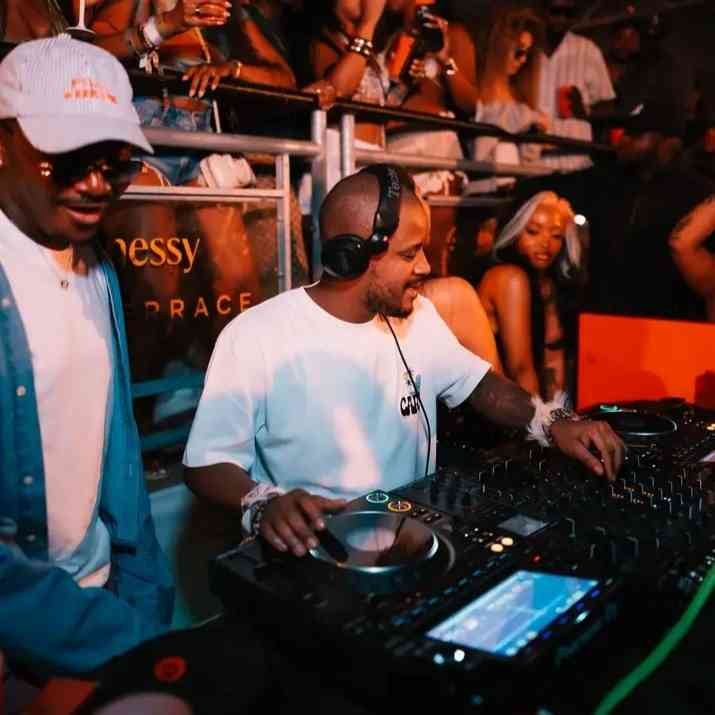 Kabza De Small – Hangawt 1632 Amapiano Mix (4 August)