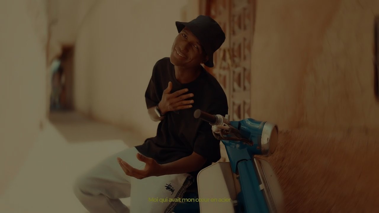 Djiba Conkaïté feat. AK4SEVEN – 1 Km à pied