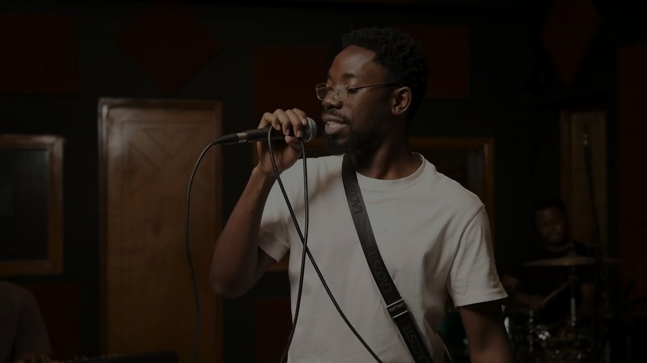 Simba Barvic - Faz-me Sentir (Live Performance)