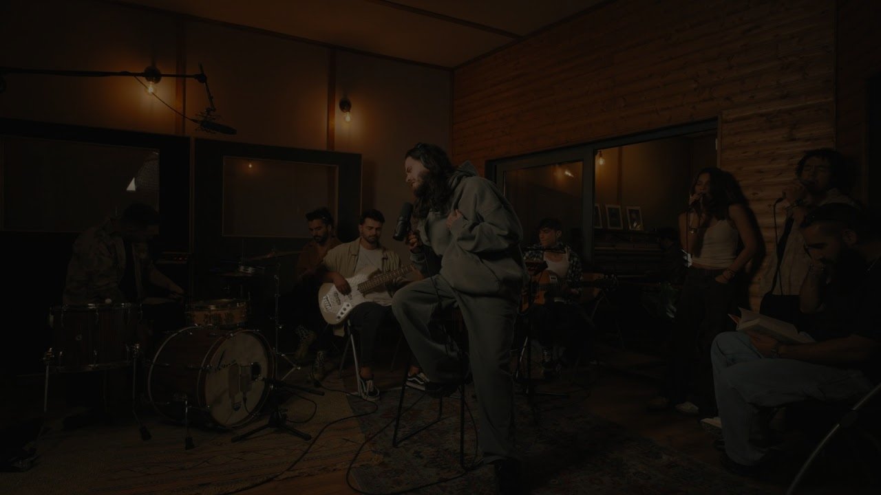 SYRO - Mantra (living room sessions) *not really in a living room