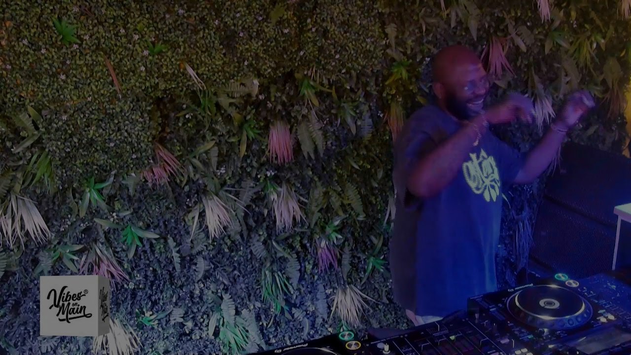 Mr JazziQ - Live Stream