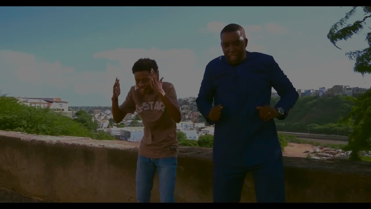 Tikai & Ary Lopes - Kenha ke Patron?