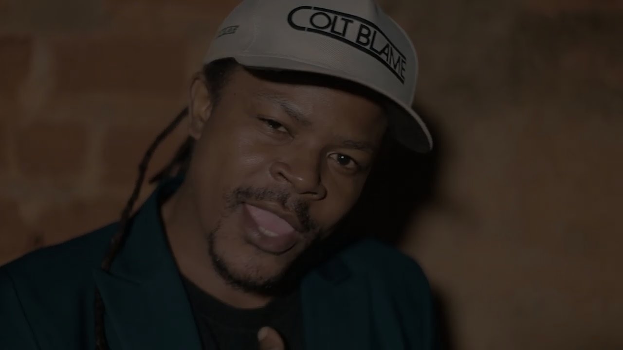 Colt Blame feat. Dos Aneis & 2Head - Axinene Arivava