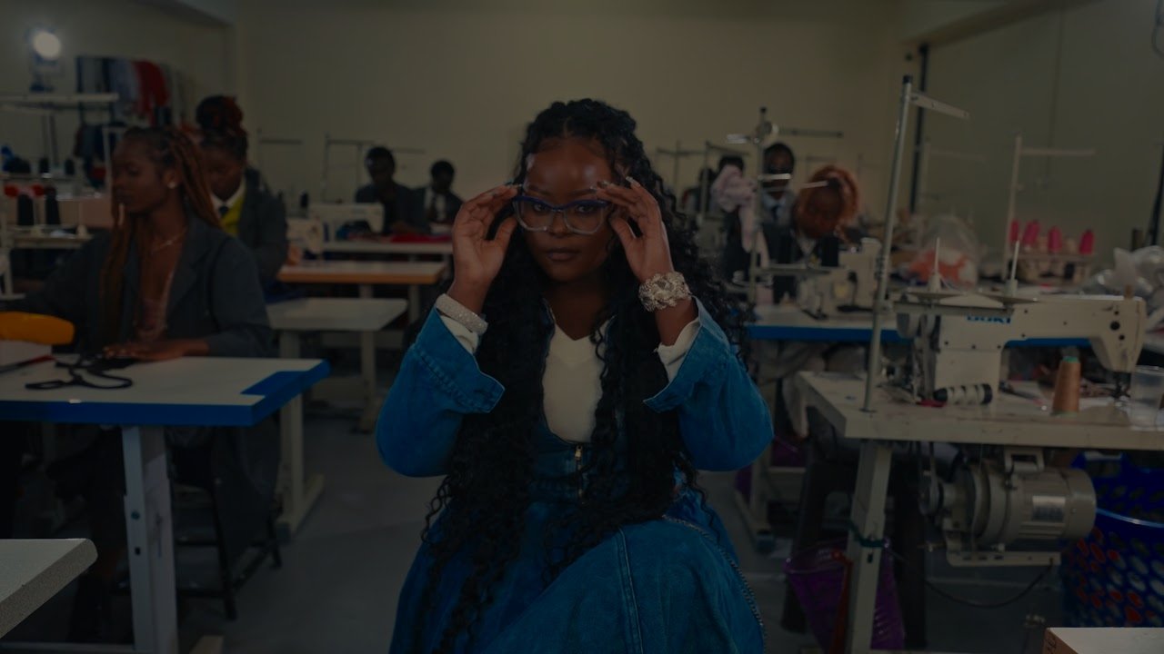 Bridget Blue – 9 to 5