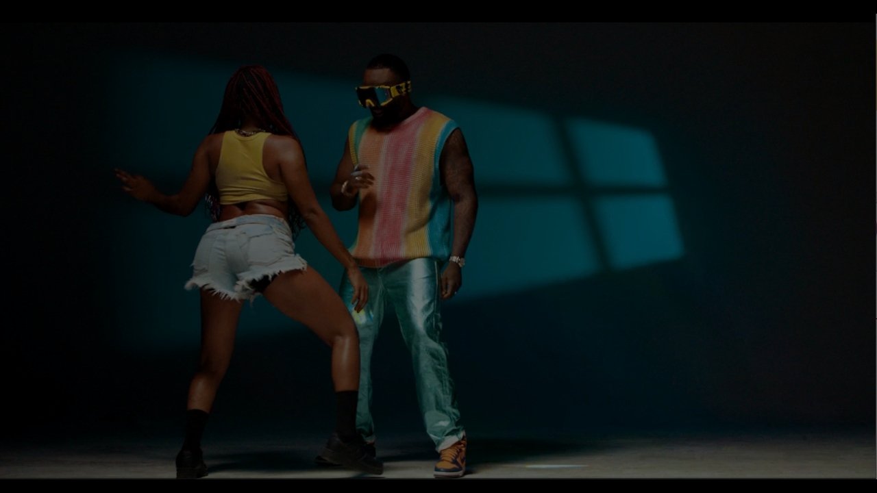 Preto Show x Jessica Pitbull x Mozany - Lá Em Baixo