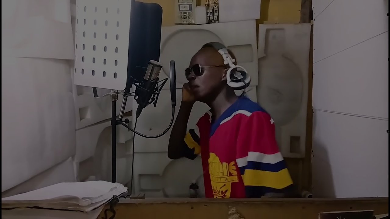 MC MASTONI - No Freestyle #Combustível