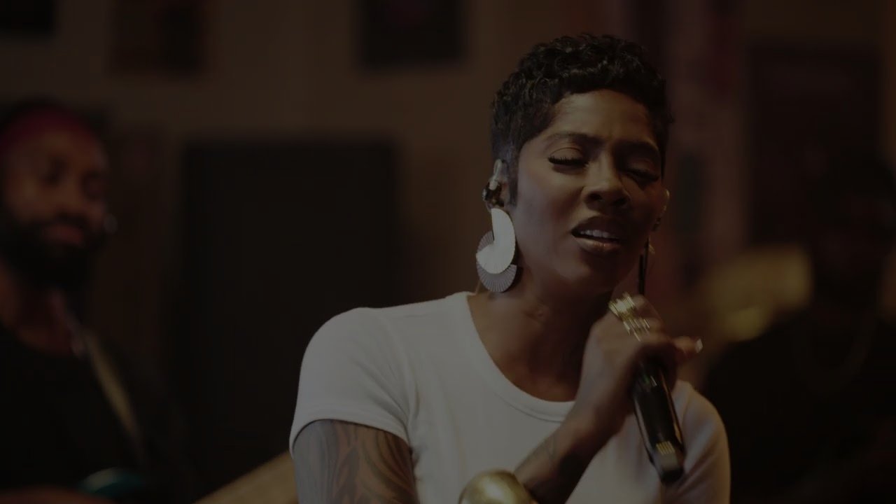 Pheelz - I'm Ok (feat. Tiwa Savage)