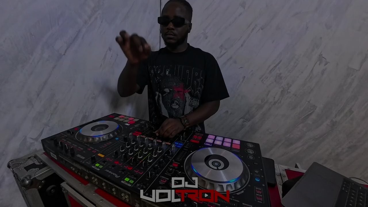 DJ Voltron - Eko Out