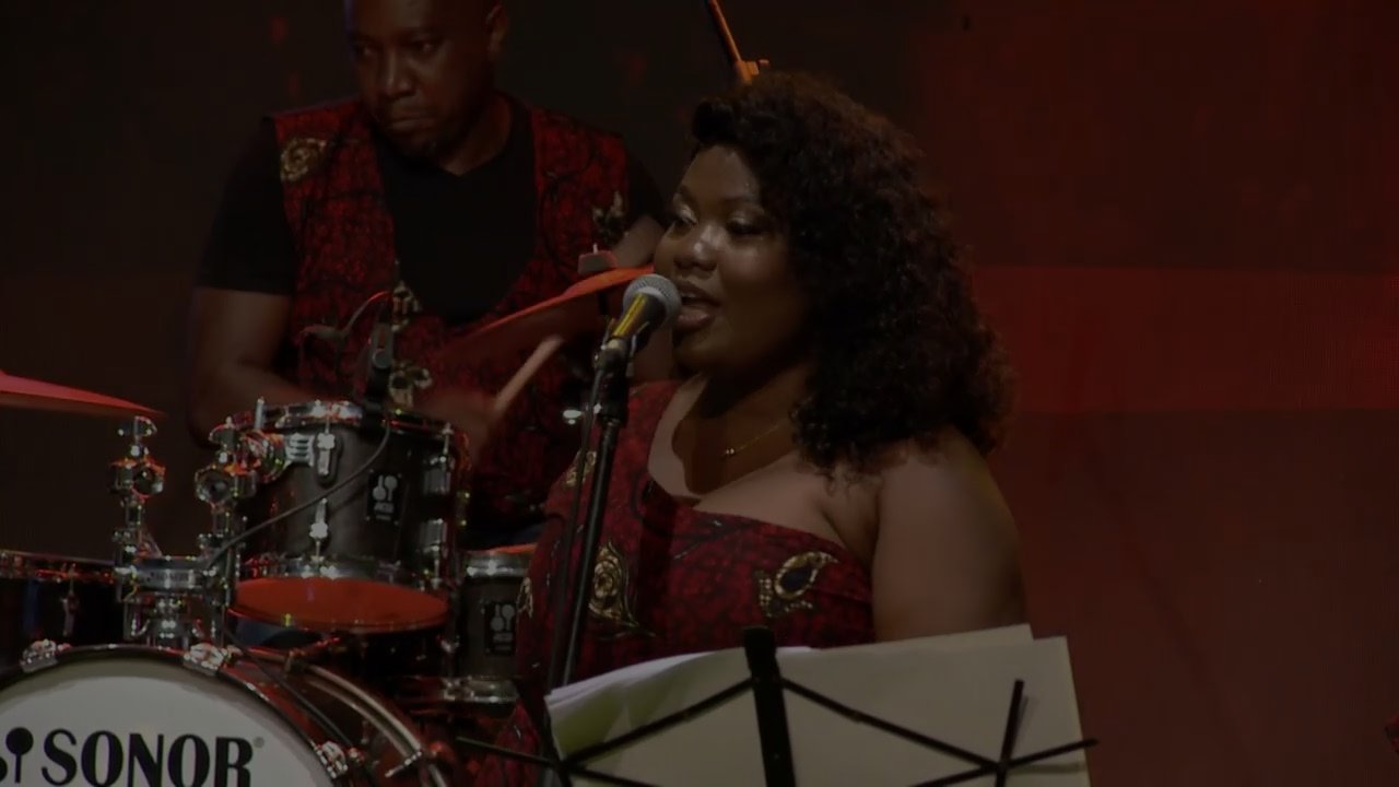 Iveth & Banda - Leave No One Behind (Performance Ao Vivo)