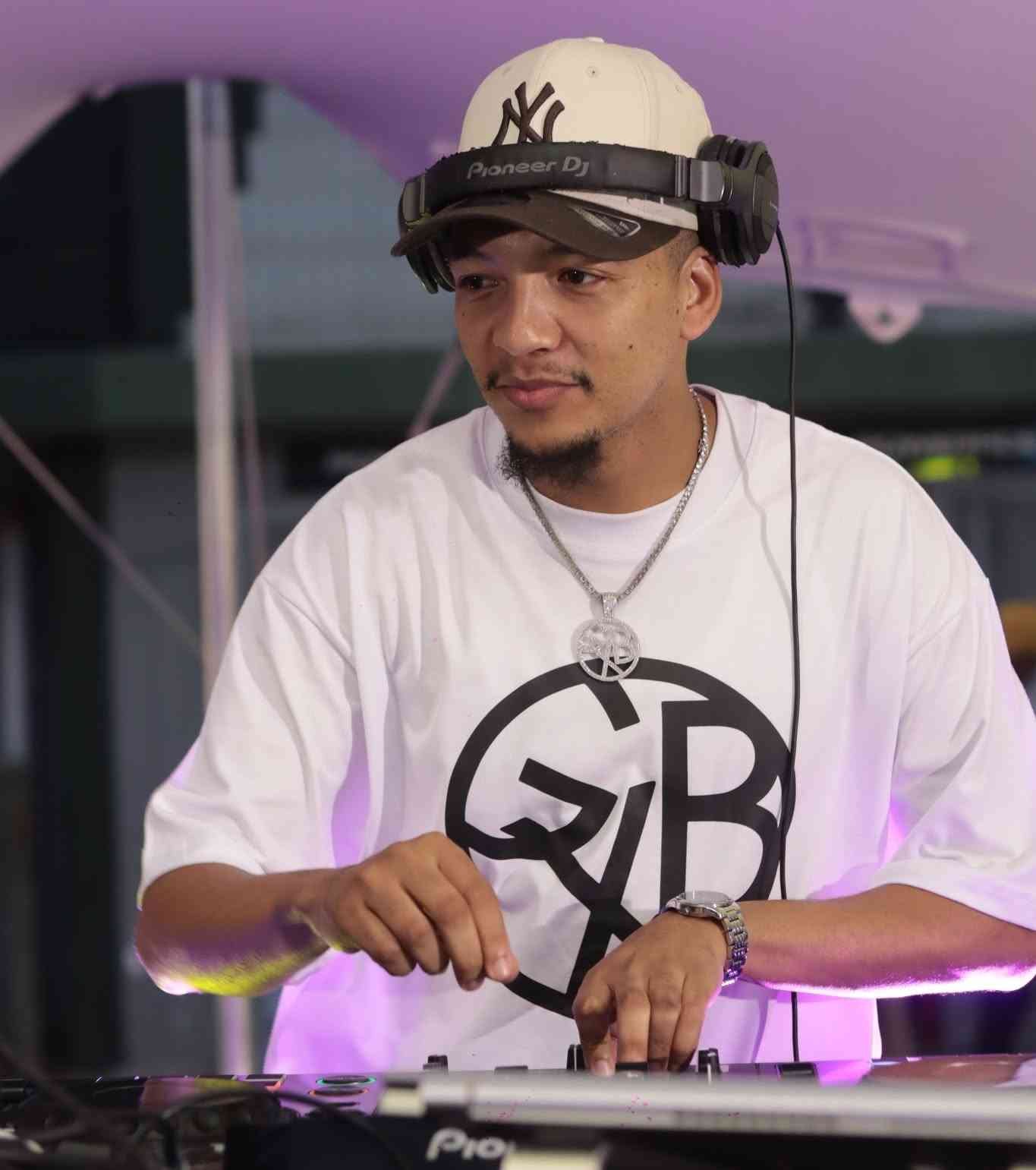 DJ Ice Flake – The Ice Flake Show Season 13 Episode 2