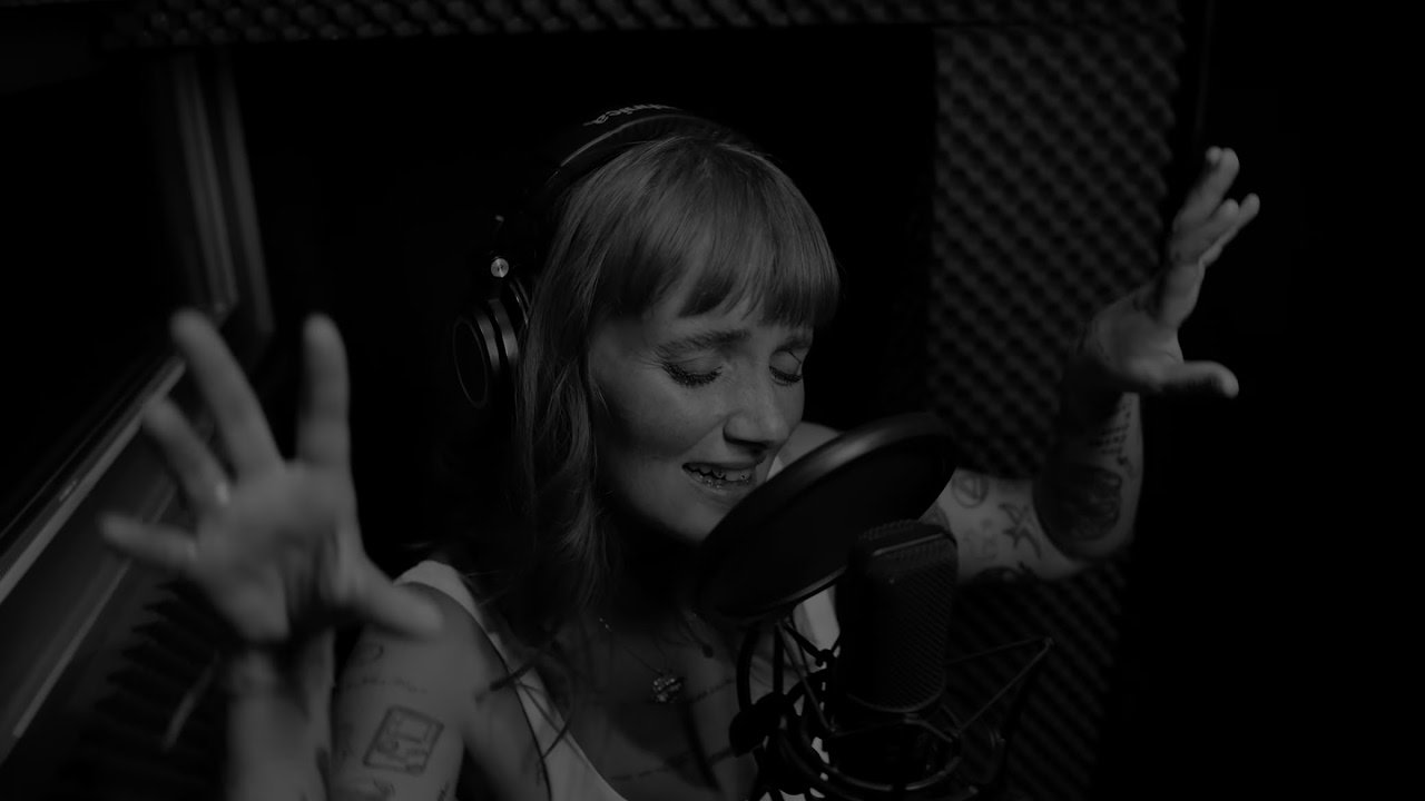 Carolina Deslandes x Bapcat - Ouro